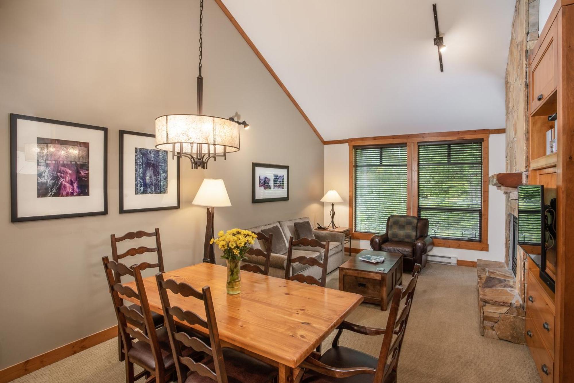 First Tracks Lodge Whistler Luaran gambar