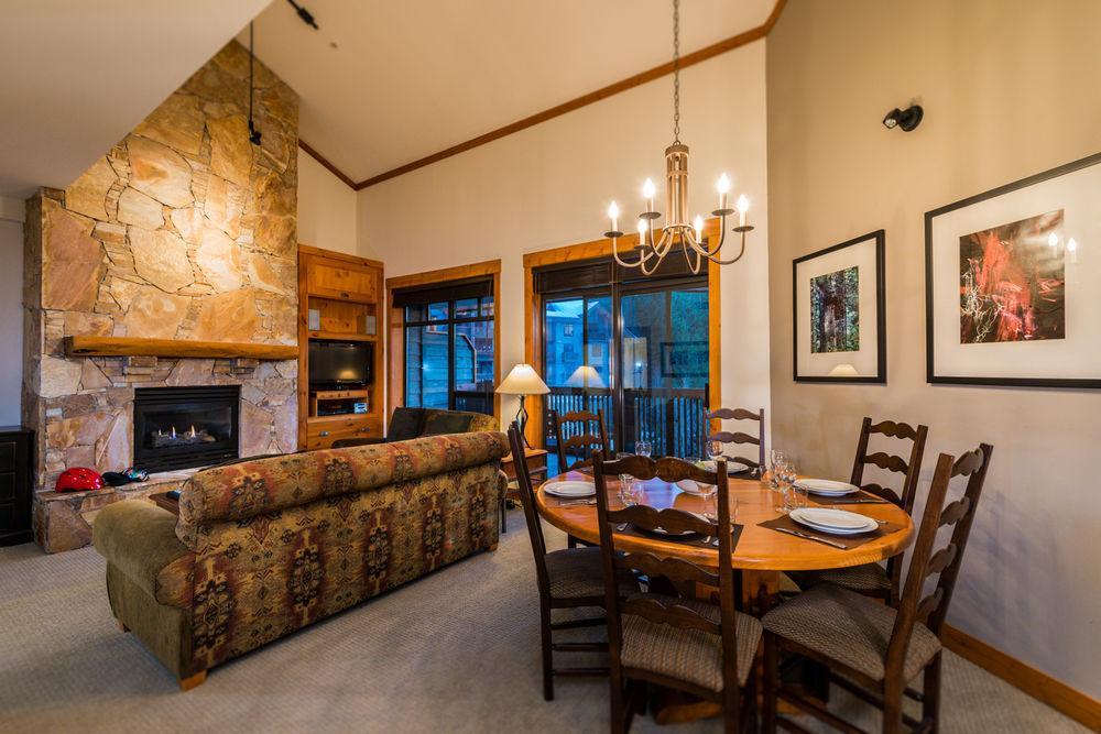 First Tracks Lodge Whistler Luaran gambar