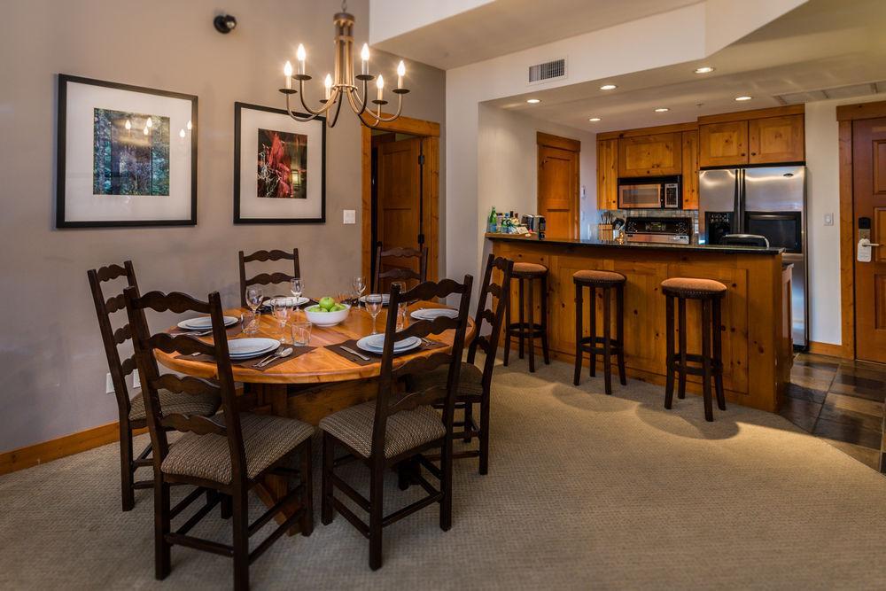 First Tracks Lodge Whistler Luaran gambar