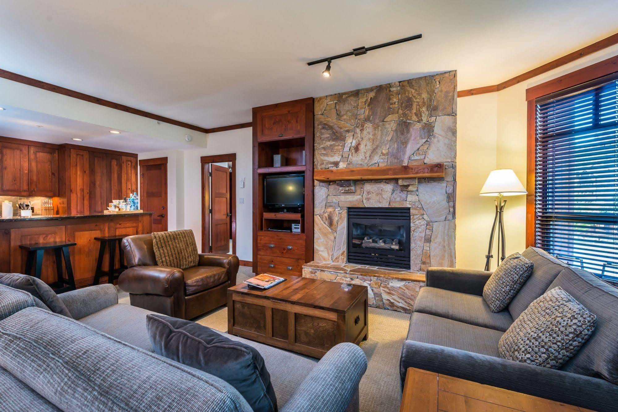 First Tracks Lodge Whistler Luaran gambar