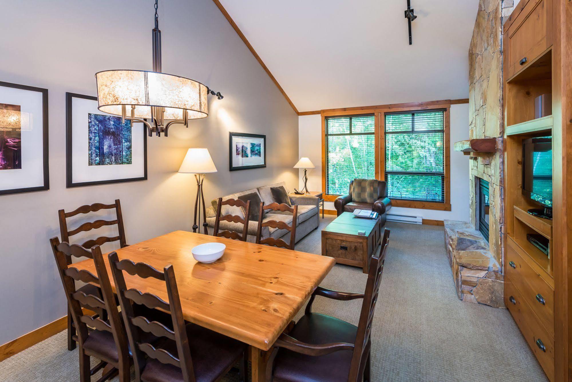 First Tracks Lodge Whistler Luaran gambar