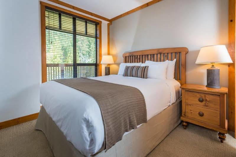 First Tracks Lodge Whistler Luaran gambar